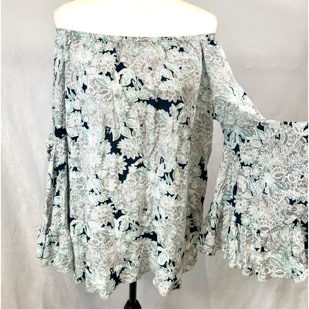 On or off shoulder gray navy and aqua print flutter sleeve top size medium